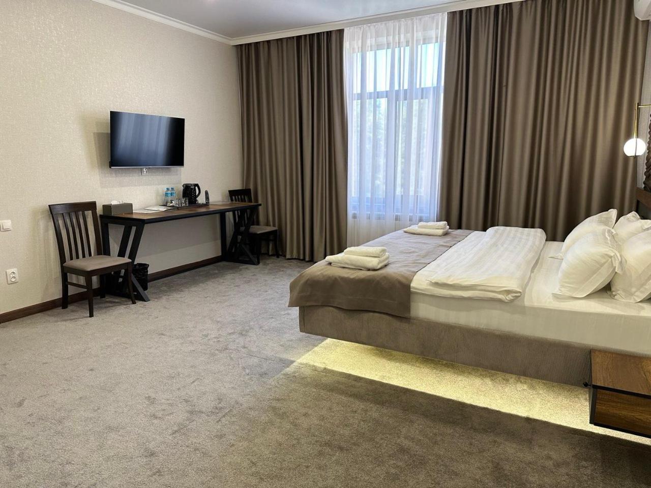 Grand Way Hotel Taraz Luaran gambar